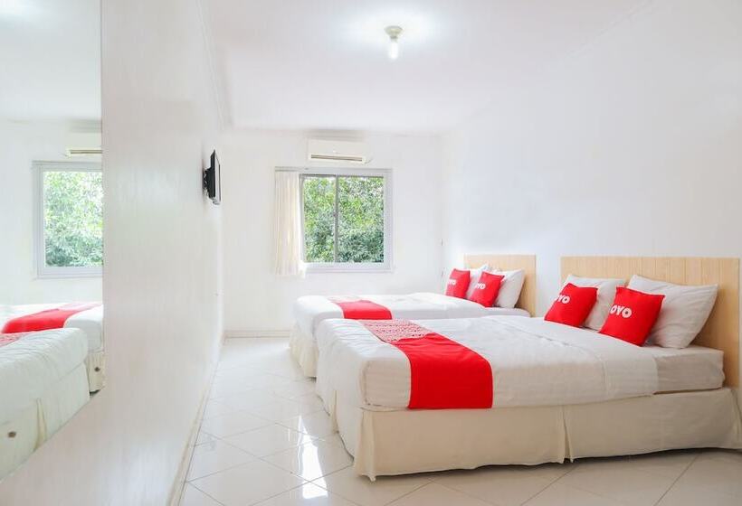 Семейный Номер, Reddoorz Syariah Near Ragunan Zoo 3