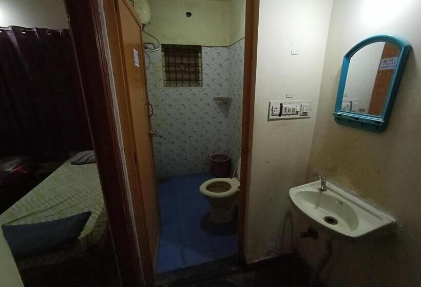 חדר סטנדרט חדר אמבטיה משותף, Professionals Pride Pg