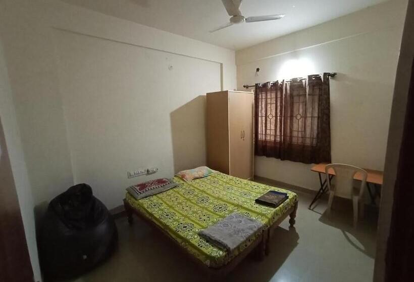 חדר סטנדרט, Professionals Pride Pg