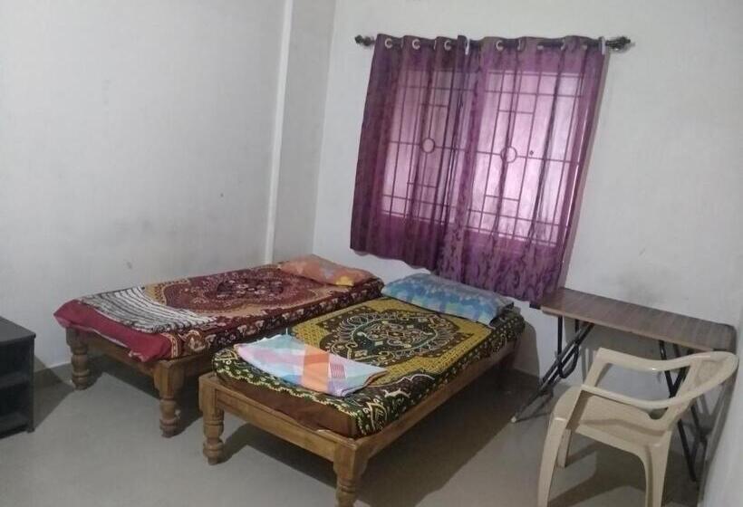 חדר סטנדרט, Professionals Pride Pg