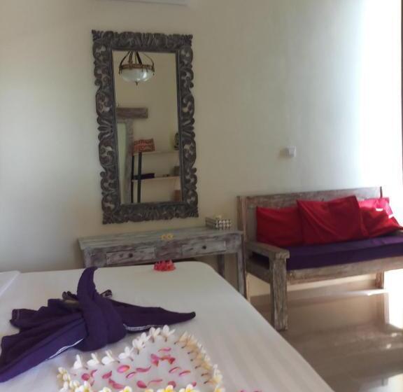 סוויטת 2 חדרי שינה, Waenis Sunset View Hotel And Restaurant, Amed, Bali