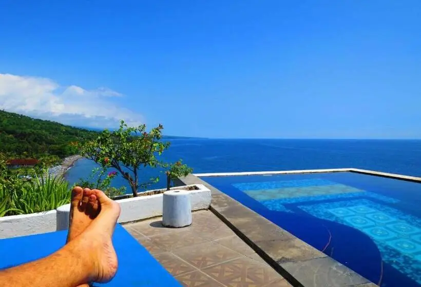 اتاق سوپریور چهار تخته, Waenis Sunset View Hotel And Restaurant, Amed, Bali