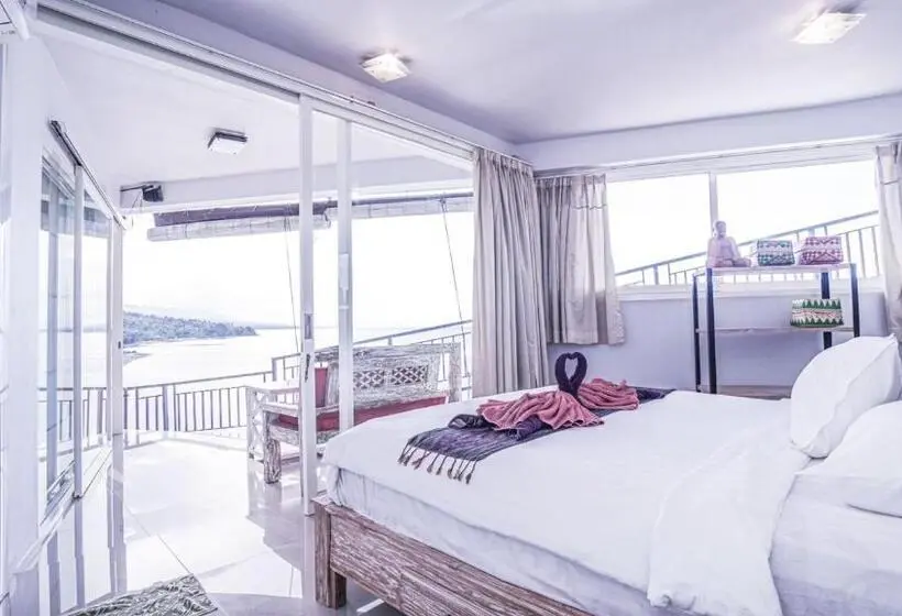 اتاق لوکس با چشم‌انداز دریا, Waenis Sunset View Hotel And Restaurant, Amed, Bali