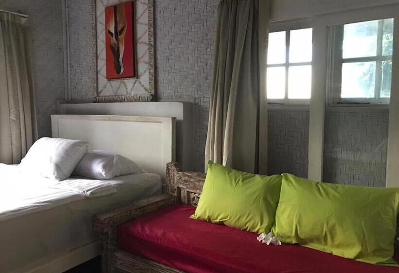 Бунгало Стандарт, Waenis Sunset View Hotel And Restaurant, Amed, Bali