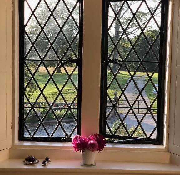 سوییت سوپریور, Florence Nightingale Suites At Lea Hurst