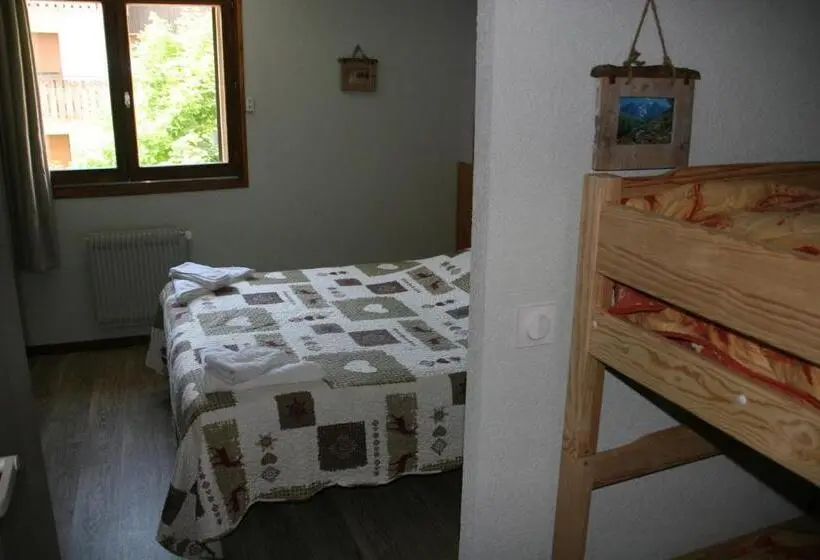 Perhehuone Vuoristonäkymä, Gîte Châtel