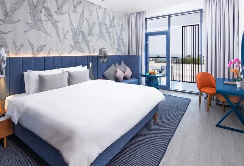 اتاق لوکس با بالکن, C Central Hotel And Resort The Palm