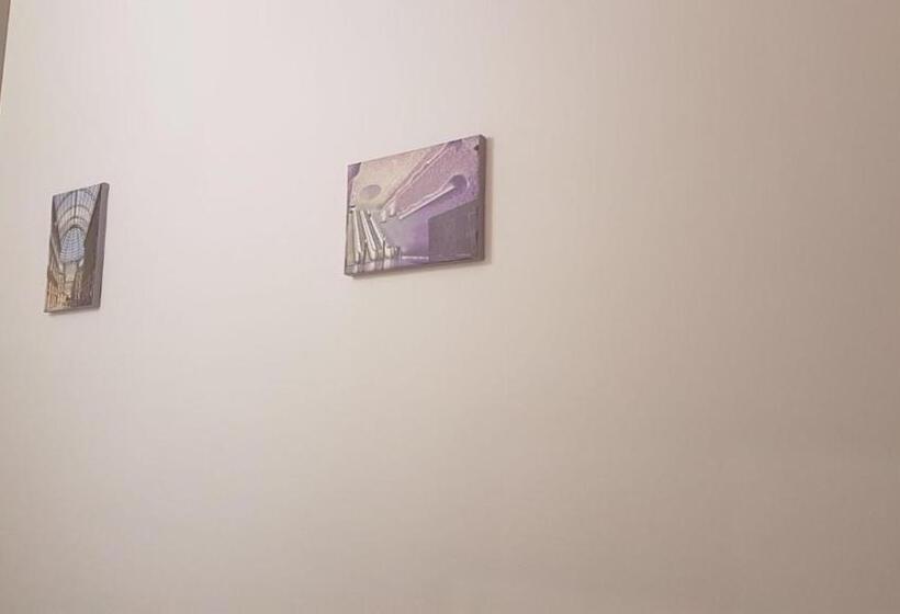 اتاق لوکس, Le Perle Di Napoli