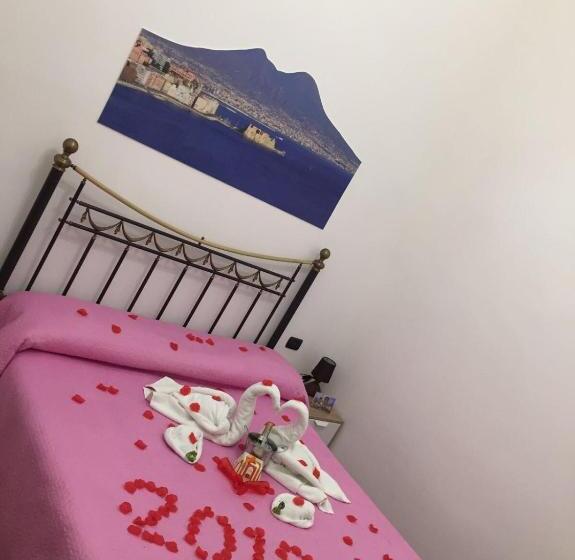 Standard room with outdoor bath, Le Perle Di Napoli