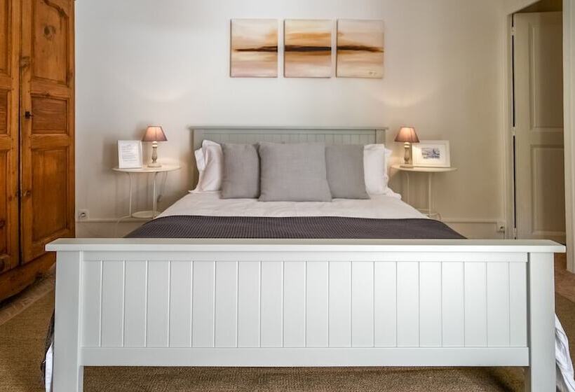 スタンダードスタジオ, La Ferme Des Belugues