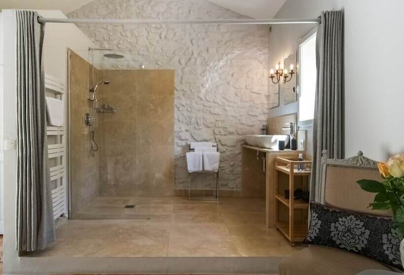 デラックスルーム, La Ferme Des Belugues