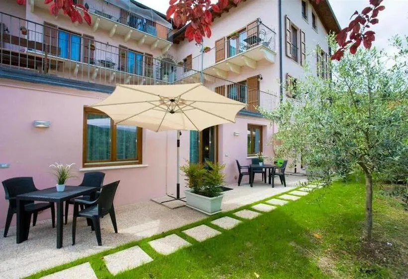 テラス付きスタンダードワンルーム, Residence Delle Rose