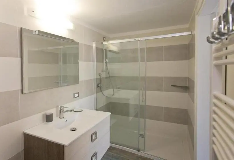 プールの見える１ベッドルームアパートメント, Residence Delle Rose