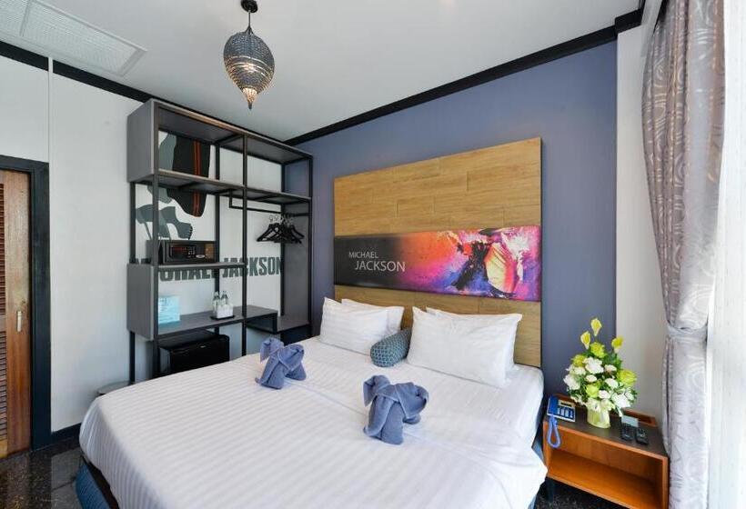 스탠다드 룸, The River Scene