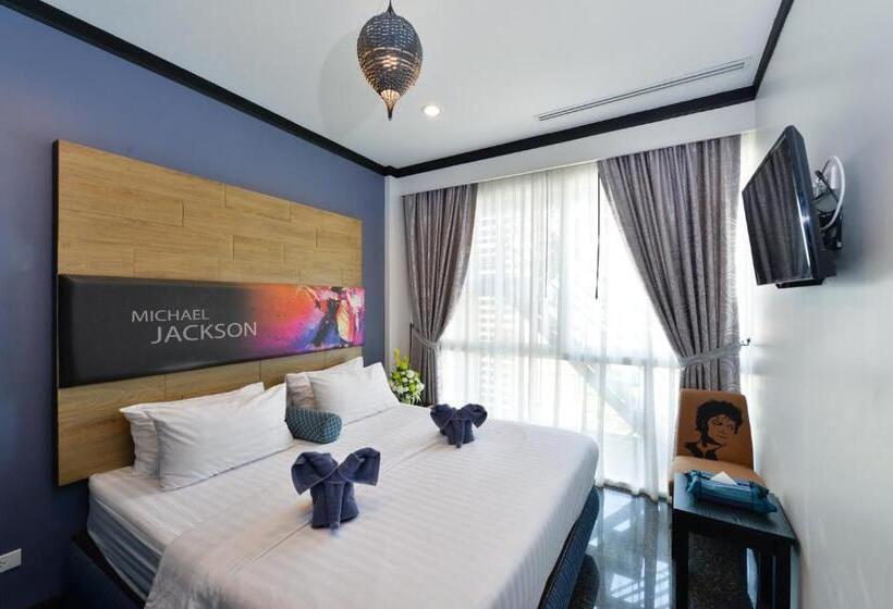 스탠다드 룸, The River Scene