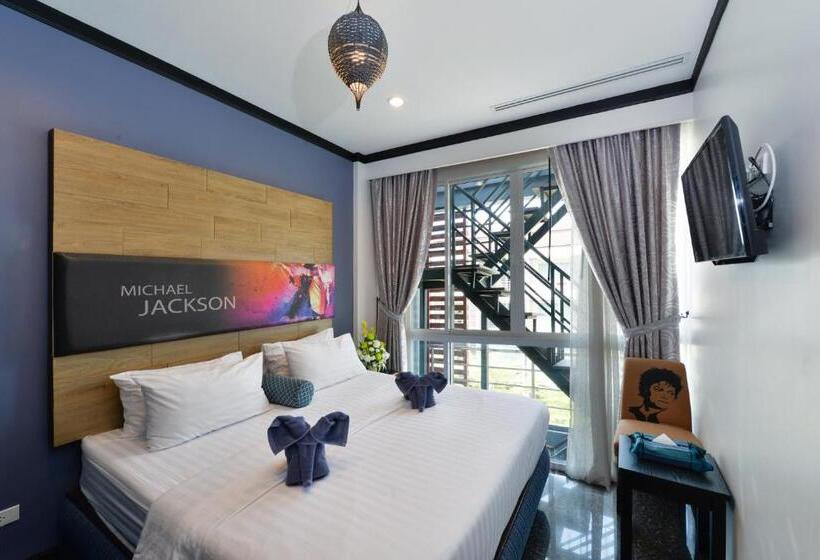 스탠다드 룸, The River Scene