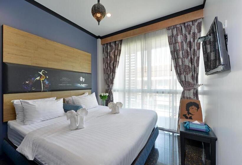 스탠다드 룸, The River Scene