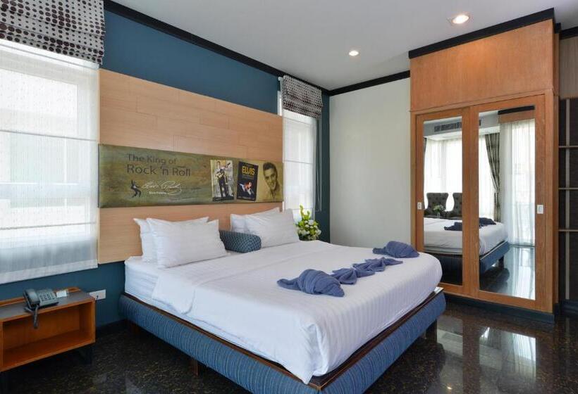 수피리어 룸, The River Scene