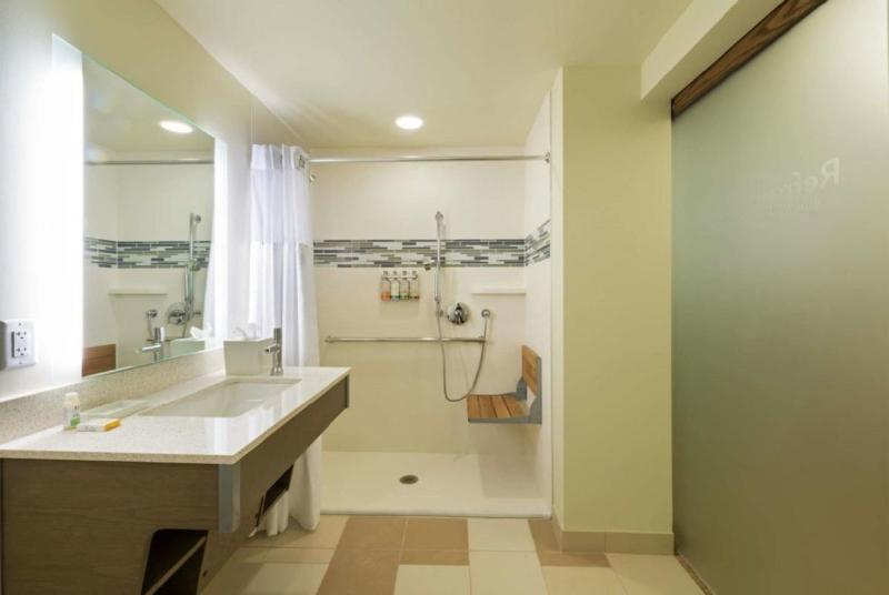 Номер Стандарт Кровать Кинг Адаптированный для Инвалидов, Even Hotel Rockville   Washington, Dc Area, An Ihg