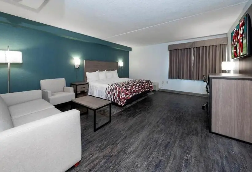 سوئیت با تخت بزرگ, Red Roof Inn & Suites Wilmington – New Castle