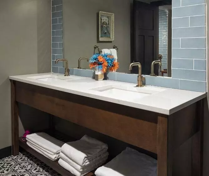 ２ダブルベッドのスタンダードルーム, The Highlander