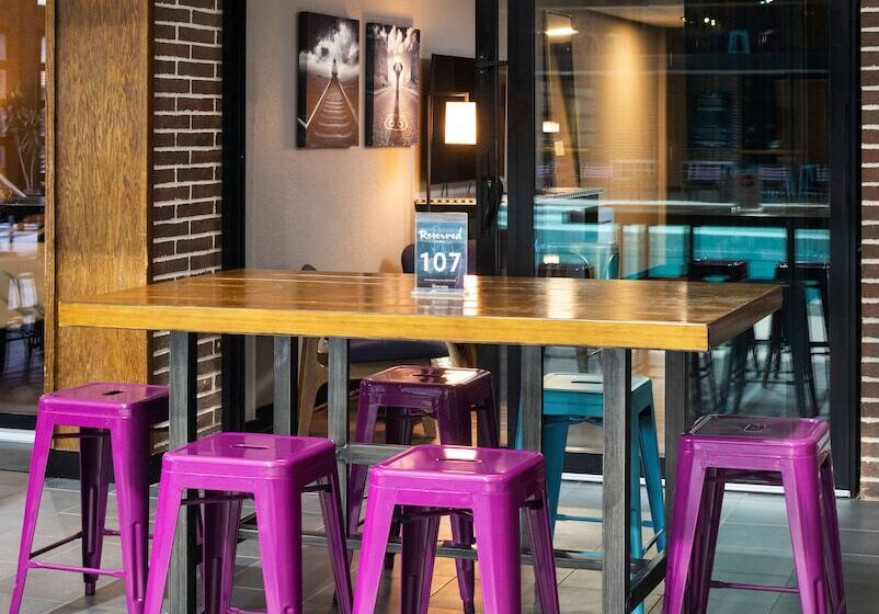 스탠다드 룸 더블 침대 2개, The Highlander