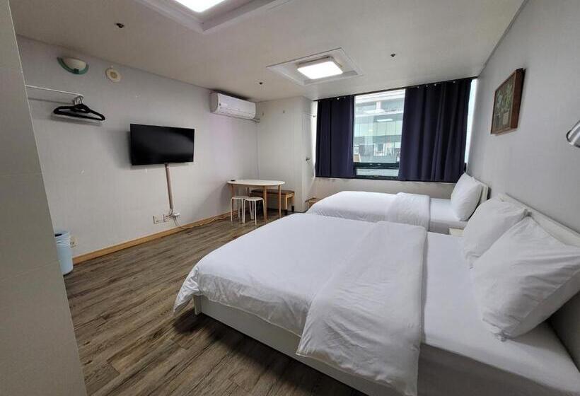 Quarto Quádruplo Standard, Shseoul