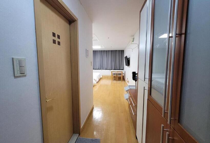 Quarto Quádruplo Standard, Shseoul