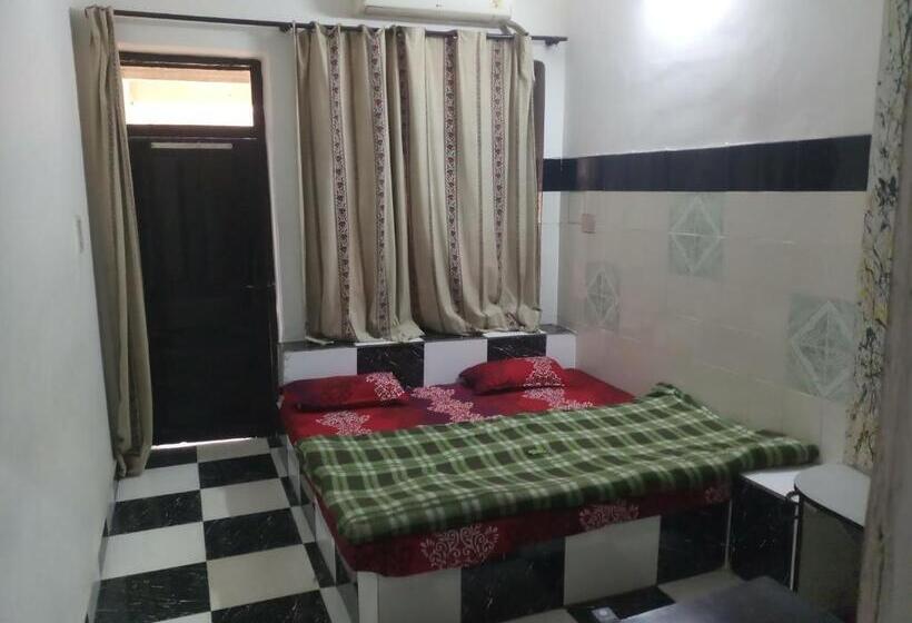 Номер Deluxe, Sai Palace Walking Distance From Taj Mahal  View Of Taj Mahal