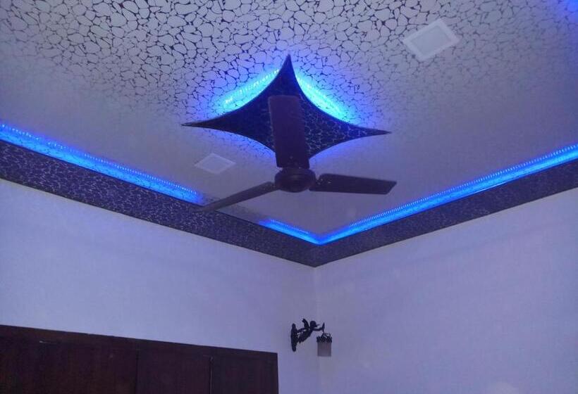 Номер Deluxe, Sai Palace Walking Distance From Taj Mahal  View Of Taj Mahal