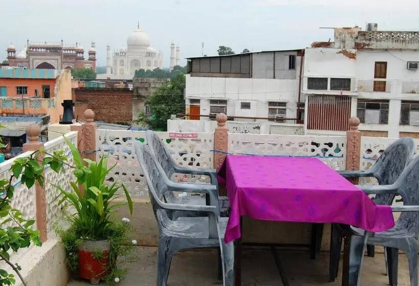 ファミリールーム, Sai Palace Walking Distance From Taj Mahal  View Of Taj Mahal
