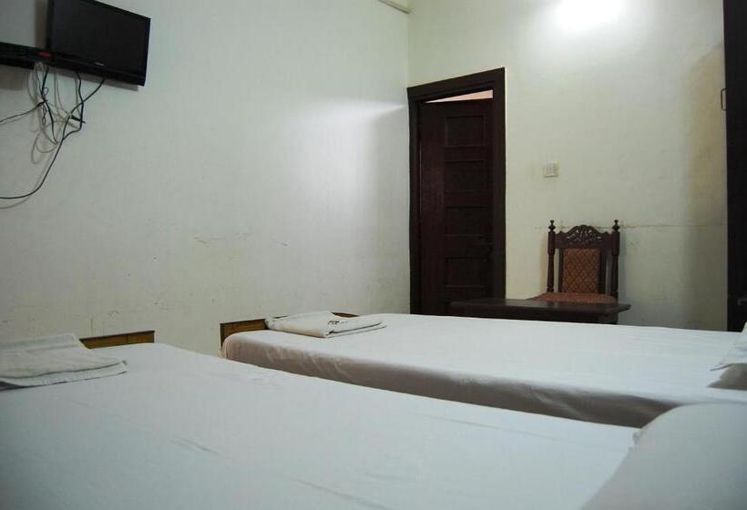 Номер Стандарт, Sai Palace Walking Distance From Taj Mahal  View Of Taj Mahal