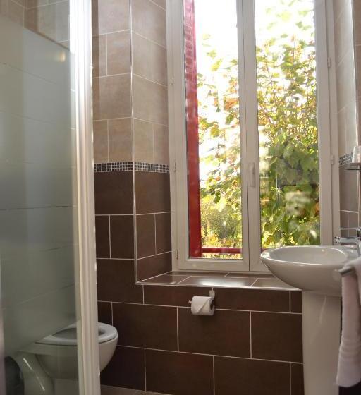 חדר משפחתי, Le Saint Julien