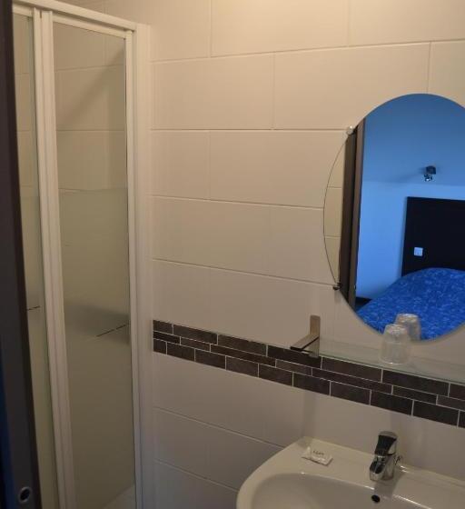 חדר משפחתי, Le Saint Julien