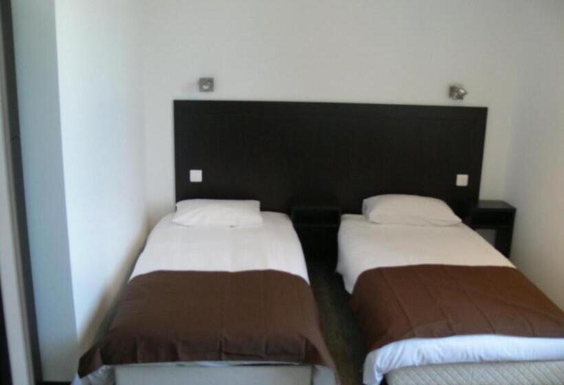 חדר משפחתי, Le Saint Julien