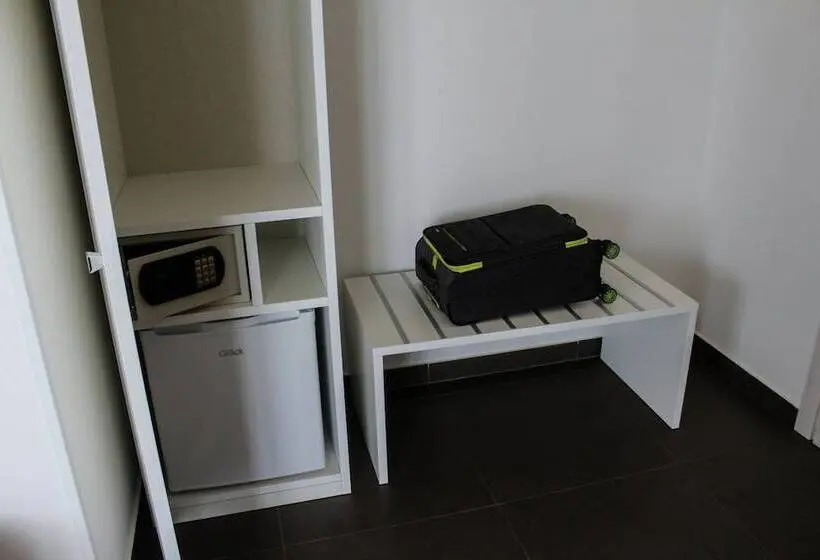 اتاق راحتی با چشمانداز دریا, Spuma Di Mare