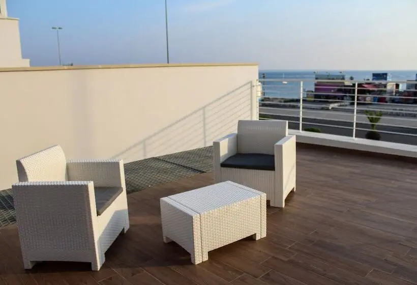 اتاق لوکس با چشمانداز دریا, Spuma Di Mare