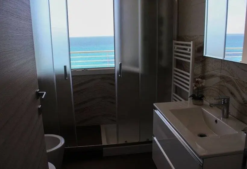 اتاق سوپریور با چشمانداز دریا, Spuma Di Mare