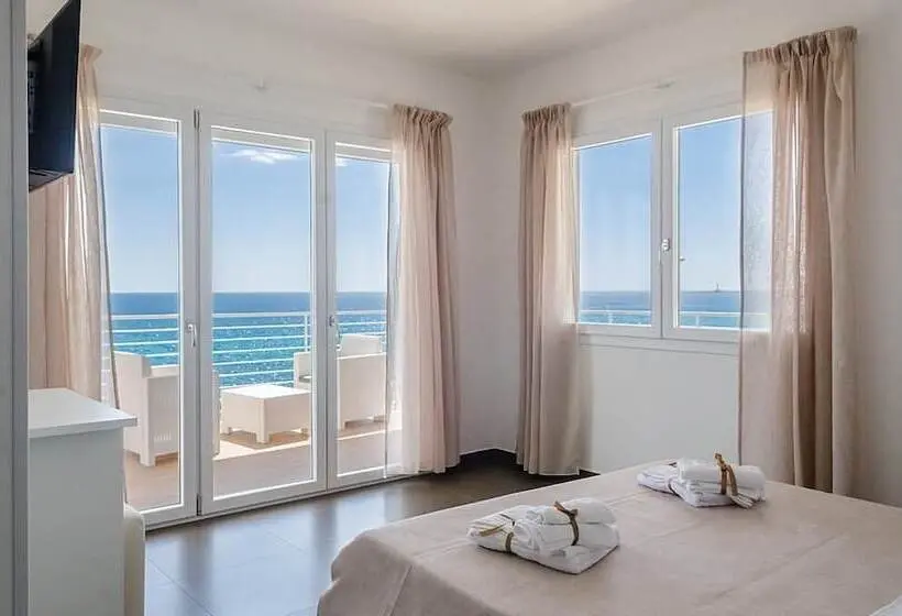 اتاق سوپریور با چشمانداز دریا, Spuma Di Mare