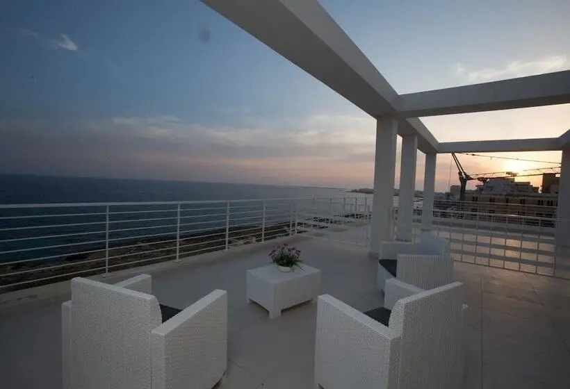 اتاق لوکس با تراس, Spuma Di Mare