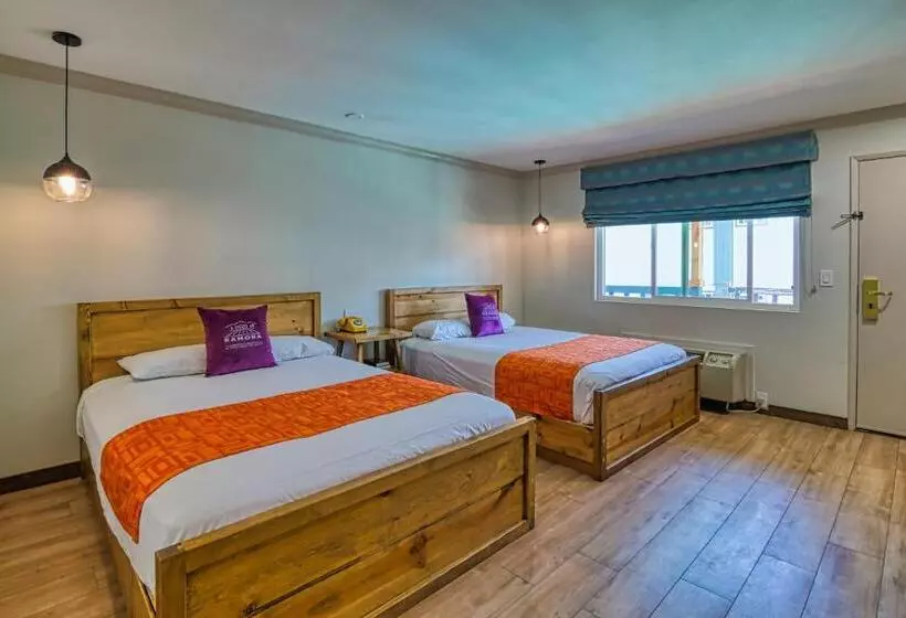 اتاق استاندارد با چشم‌انداز استخر, Ramona Valley Inn