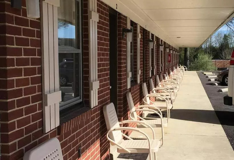 キングサイズベッドのスタンダードルーム, Red Carpet Inn  Gettysburg