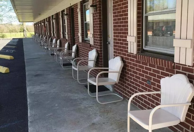 ２ダブルベッドのスタンダードルーム, Red Carpet Inn  Gettysburg
