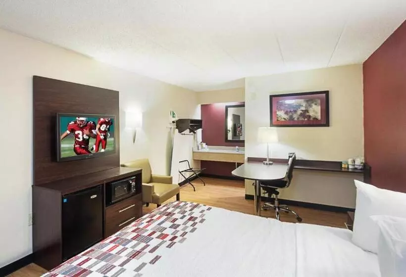 اتاق سوپریور با تخت بزرگ, Red Roof Inn Dayton Fairborn/ Nutter Center
