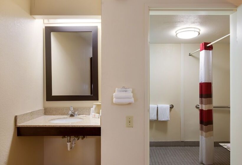 غرفة ديلوكس, Red Roof Inn Grand Rapids Airport