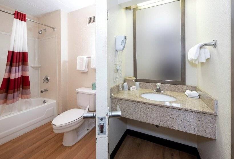 Номер Deluxe, Red Roof Inn Tinton Falls  Jersey Shore