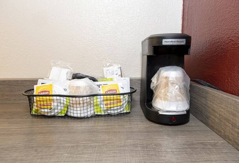 غرفة ديلوكس, Red Roof Inn Tinton Falls  Jersey Shore