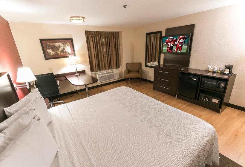 Номер Superior Кровать Кинг, Red Roof Inn Plus Raleigh Downtown Ncsu Conv Center