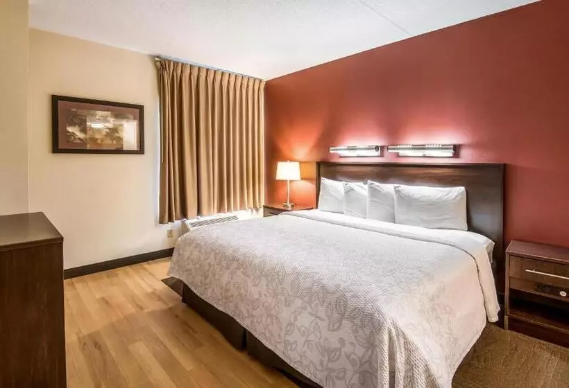 キングサイズベッドのスイートルーム, Red Roof Inn Plus Raleigh Downtown Ncsu Conv Center