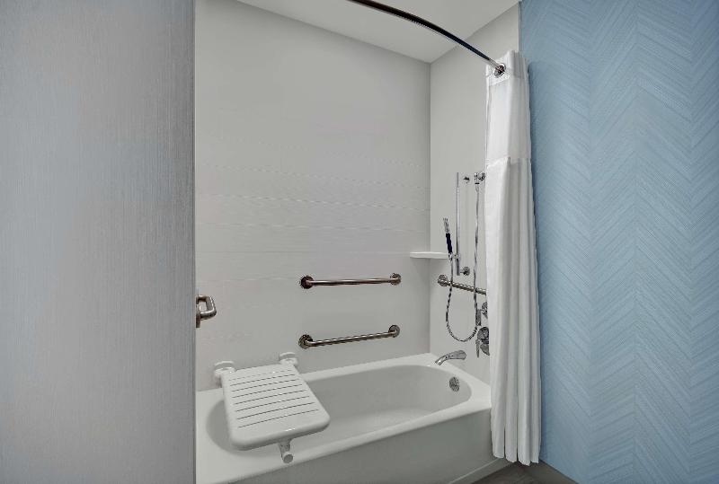 اتاق لوکس, Red Roof Inn Plus Raleigh Downtown Ncsu Conv Center